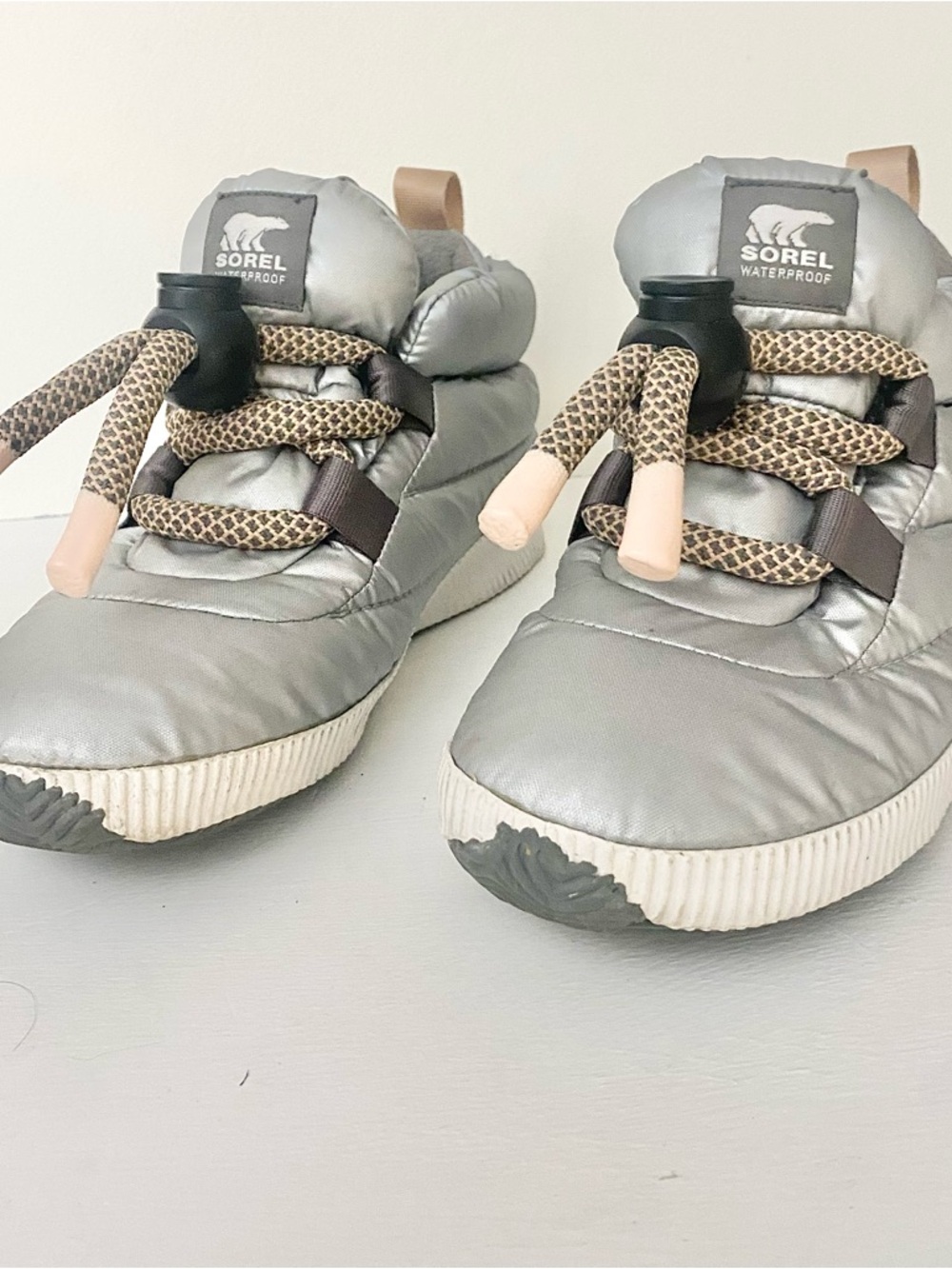 Sorel Out ‘N About Puff lace silver metallic sneaker - Picture 13 of 14